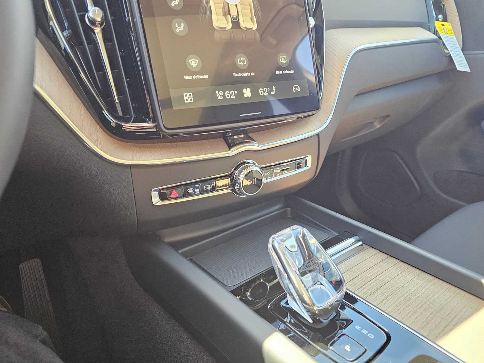 2026 Volvo XC60 Plug-In Hybrid Plus