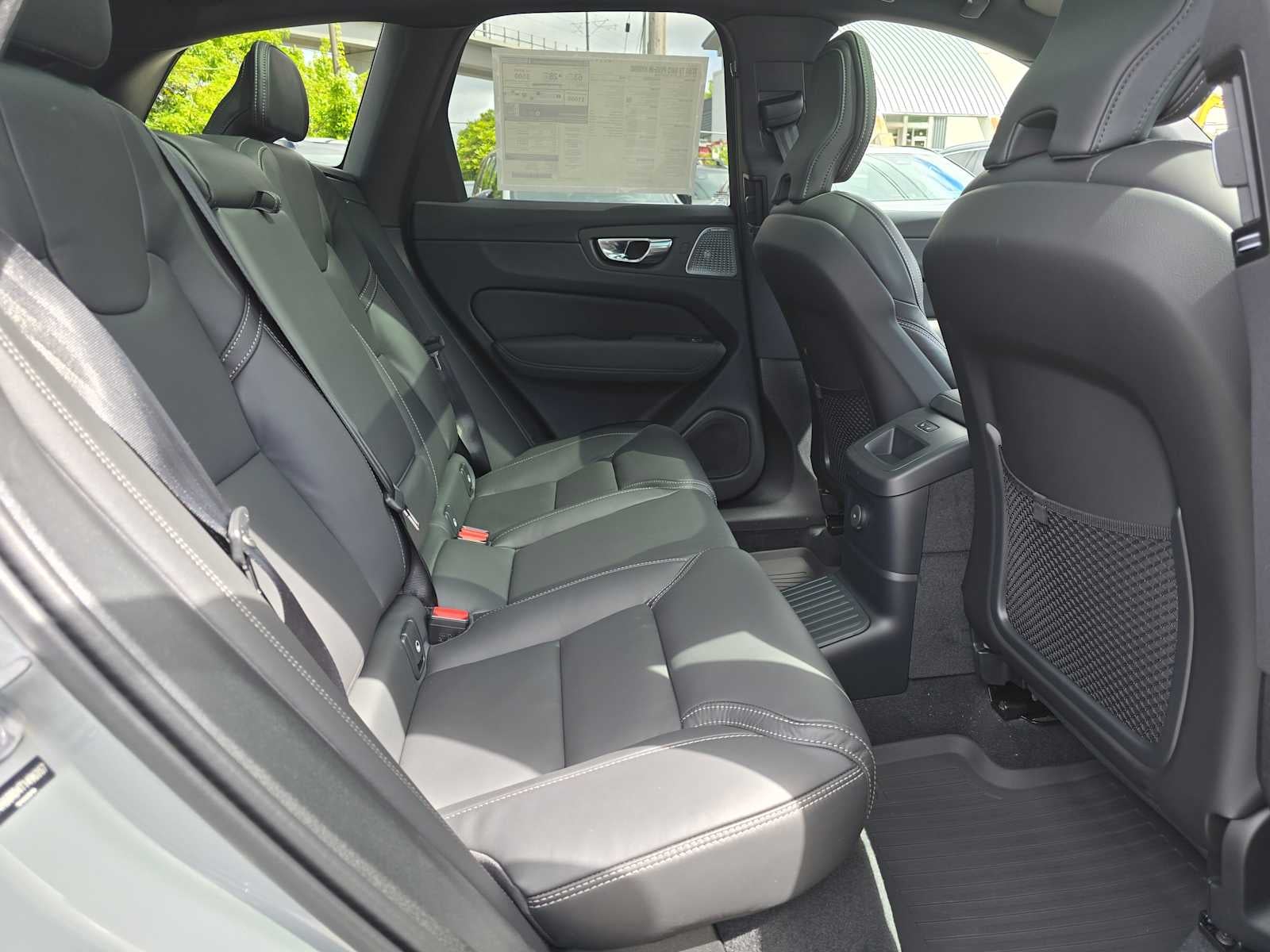 2026 Volvo XC60 Plug-In Hybrid Ultra Black Edition