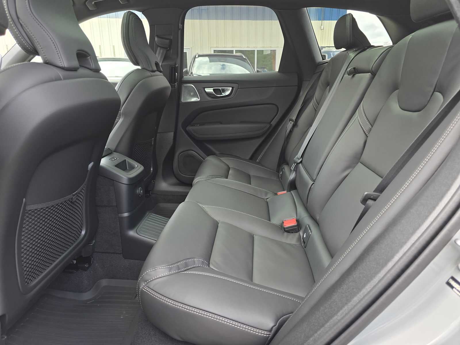 2026 Volvo XC60 Plug-In Hybrid Ultra Black Edition