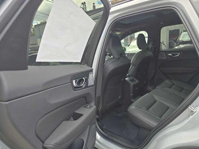 2026 Volvo XC60 Plug-In Hybrid Ultra Black Edition