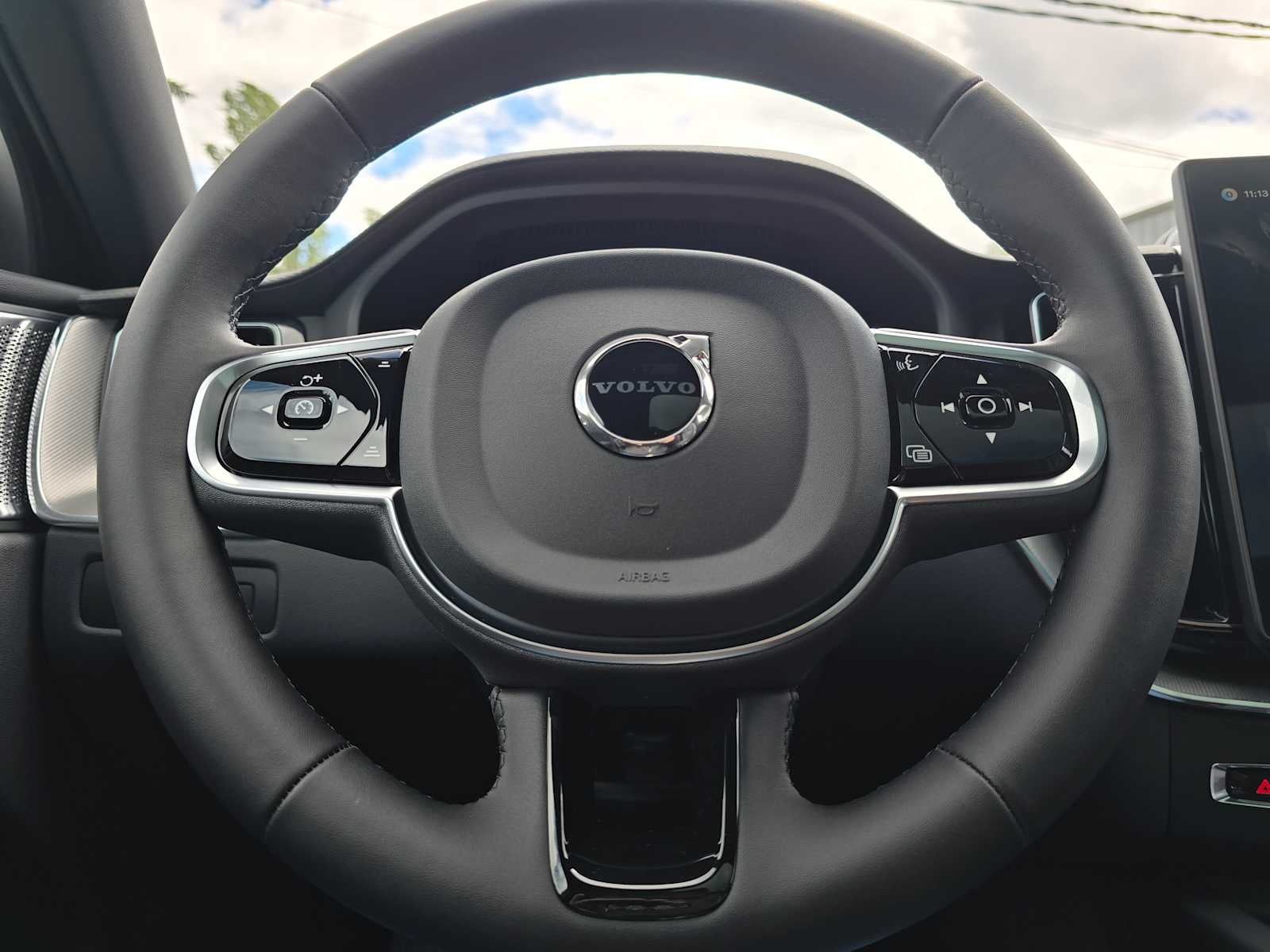 2026 Volvo XC60 Plug-In Hybrid Ultra Black Edition