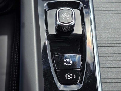 2026 Volvo XC60 Plug-In Hybrid Ultra Black Edition
