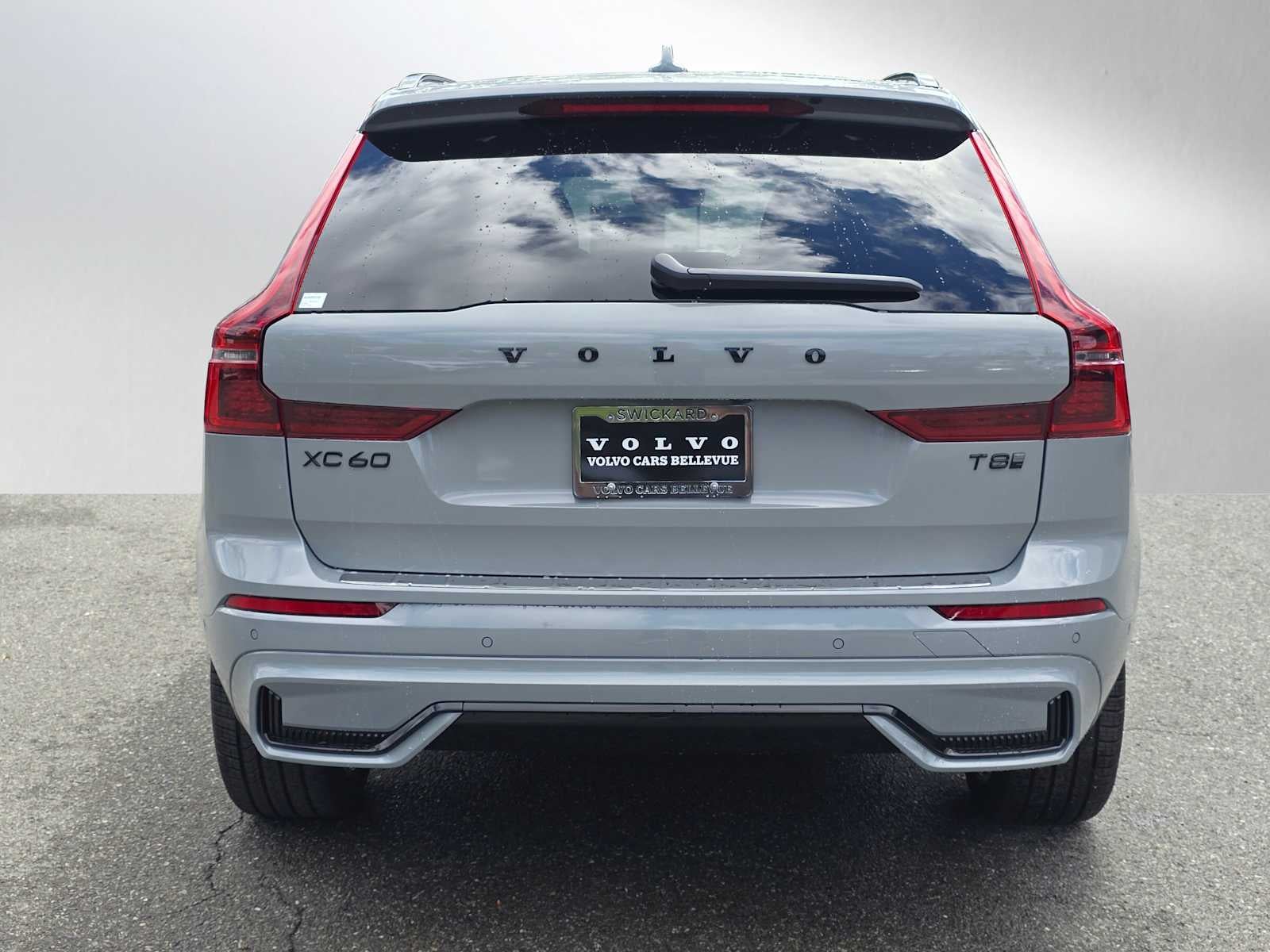 2026 Volvo XC60 Plug-In Hybrid Ultra Black Edition