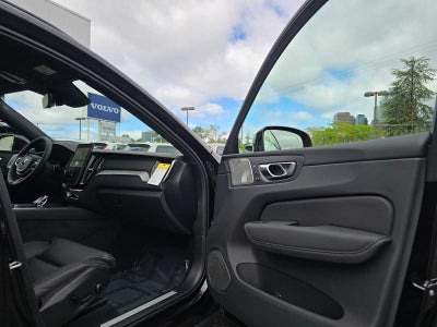 2026 Volvo XC60 Plug-In Hybrid Ultra Black Edition