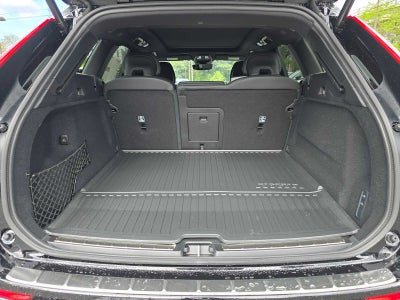2026 Volvo XC60 Plug-In Hybrid Ultra Black Edition