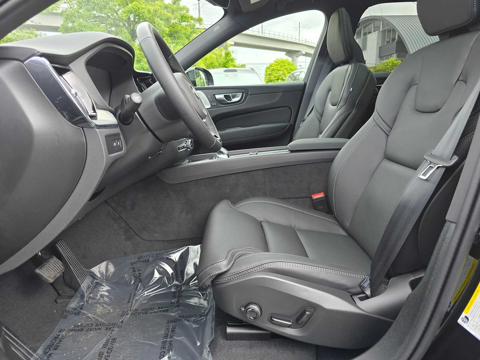 2026 Volvo XC60 Plug-In Hybrid Ultra Black Edition