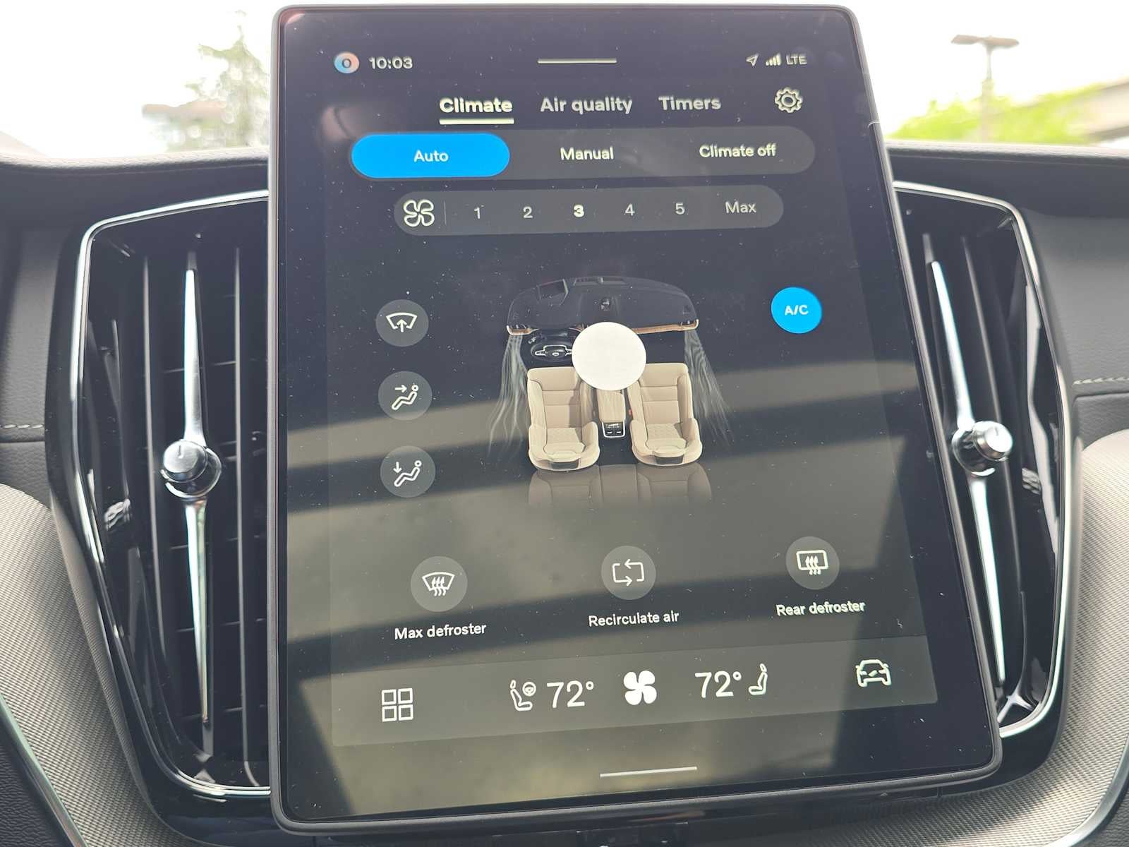 2026 Volvo XC60 Plug-In Hybrid Ultra Black Edition