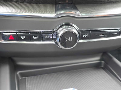 2026 Volvo XC60 Plug-In Hybrid Ultra Black Edition