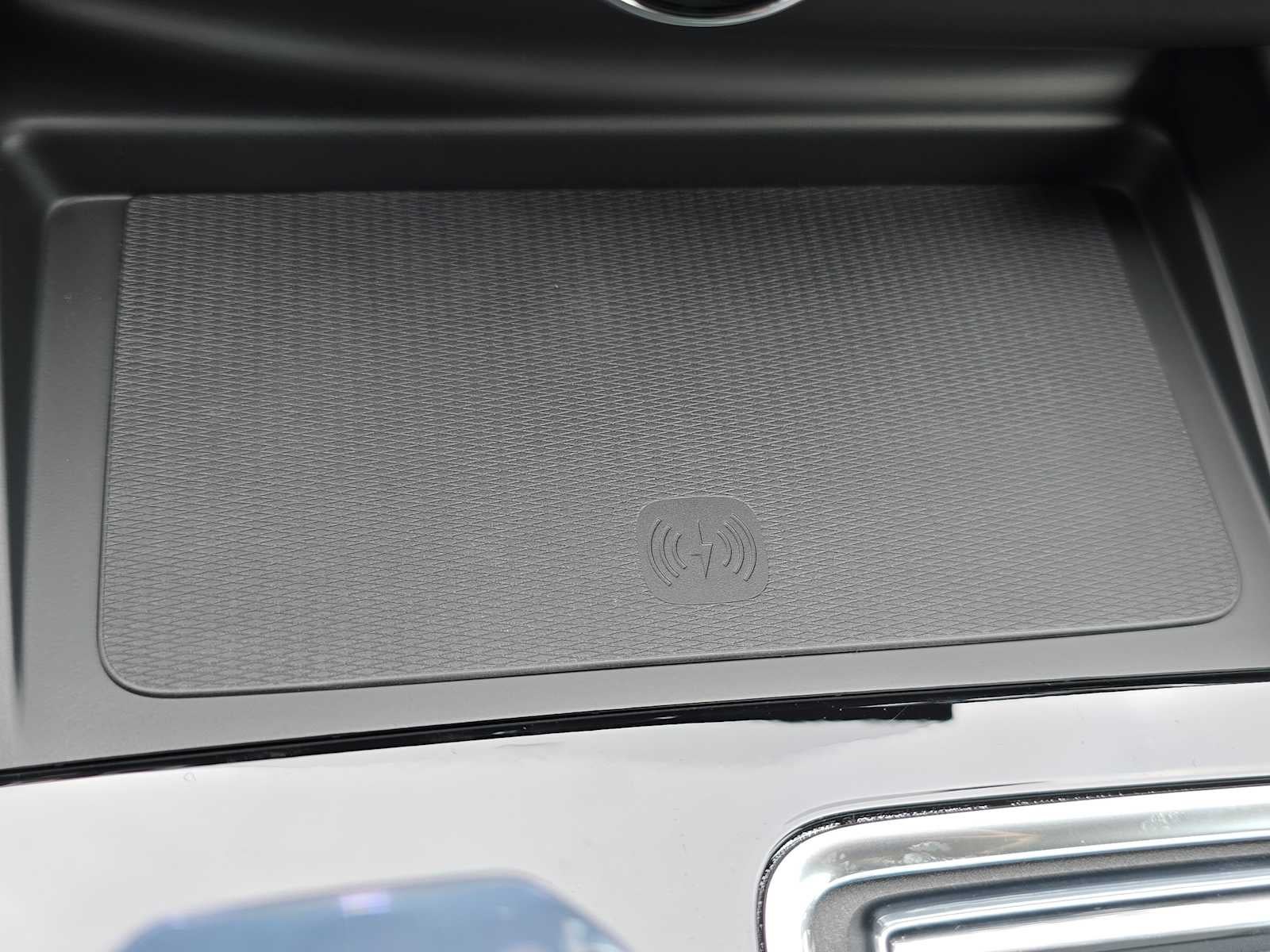 2026 Volvo XC60 Plug-In Hybrid Ultra Black Edition