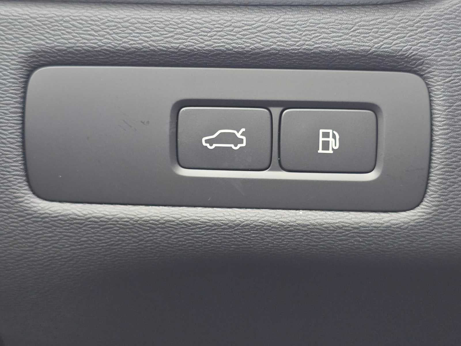 2026 Volvo XC60 Plug-In Hybrid Ultra Black Edition
