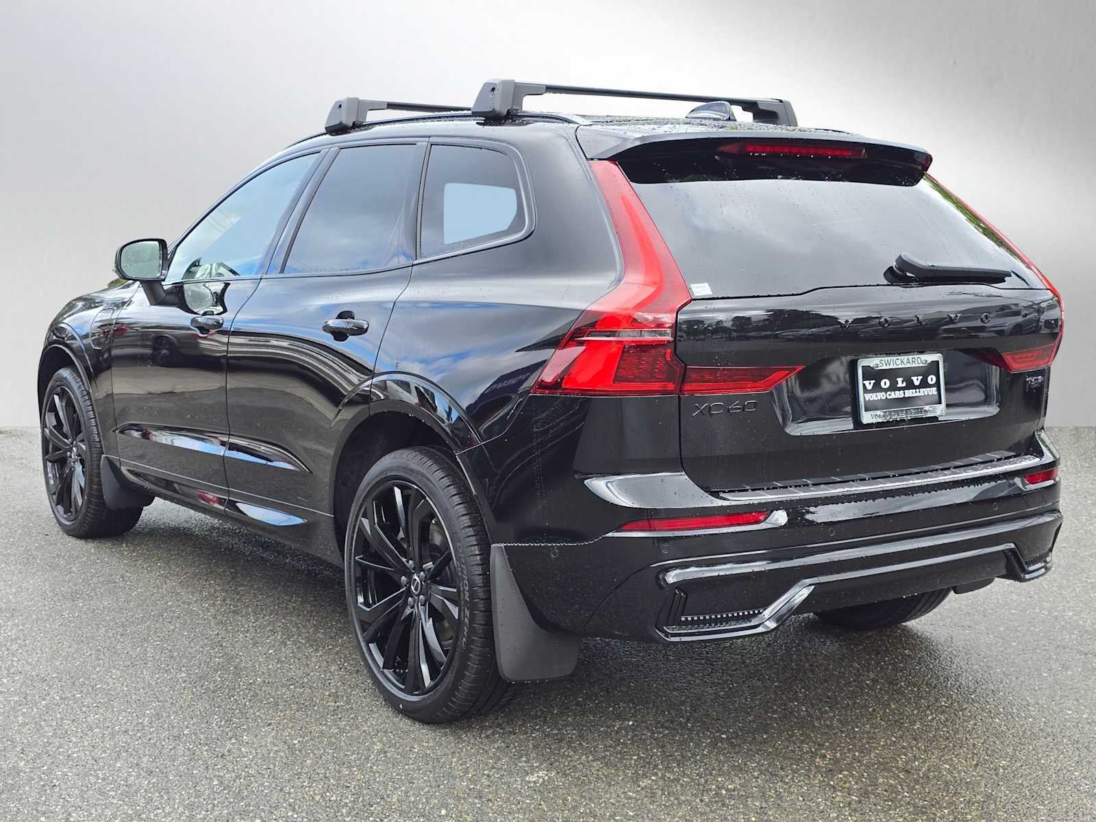 2026 Volvo XC60 Plug-In Hybrid Ultra Black Edition
