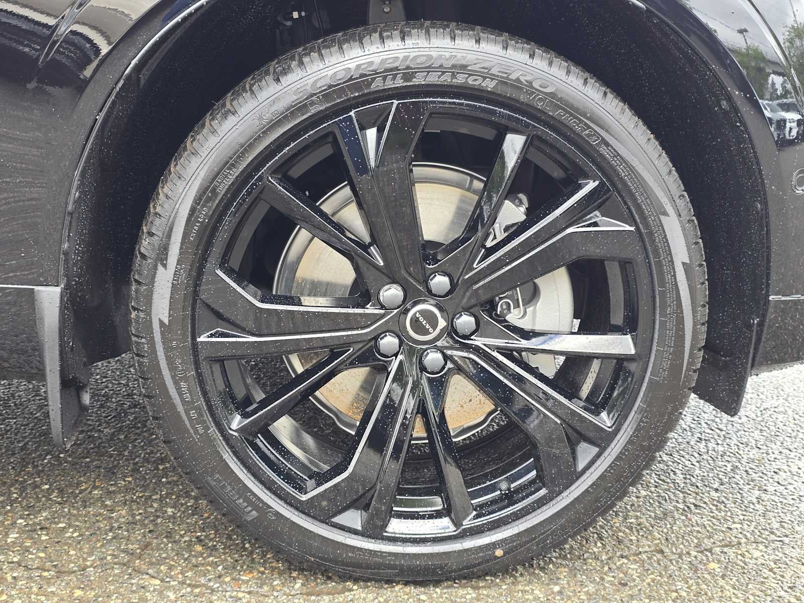 2026 Volvo XC60 Plug-In Hybrid Ultra Black Edition
