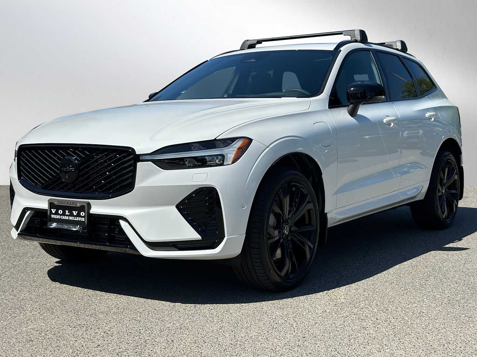 2026 Volvo XC60 Plug-In Hybrid Ultra Black Edition