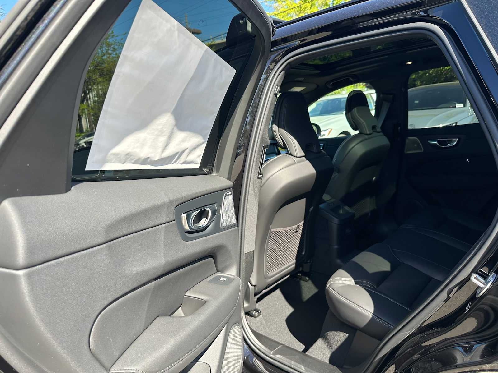 2026 Volvo XC60 Plug-In Hybrid Ultra Black Edition