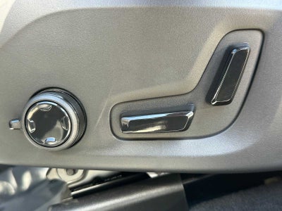 2026 Volvo XC60 Plug-In Hybrid Ultra Black Edition