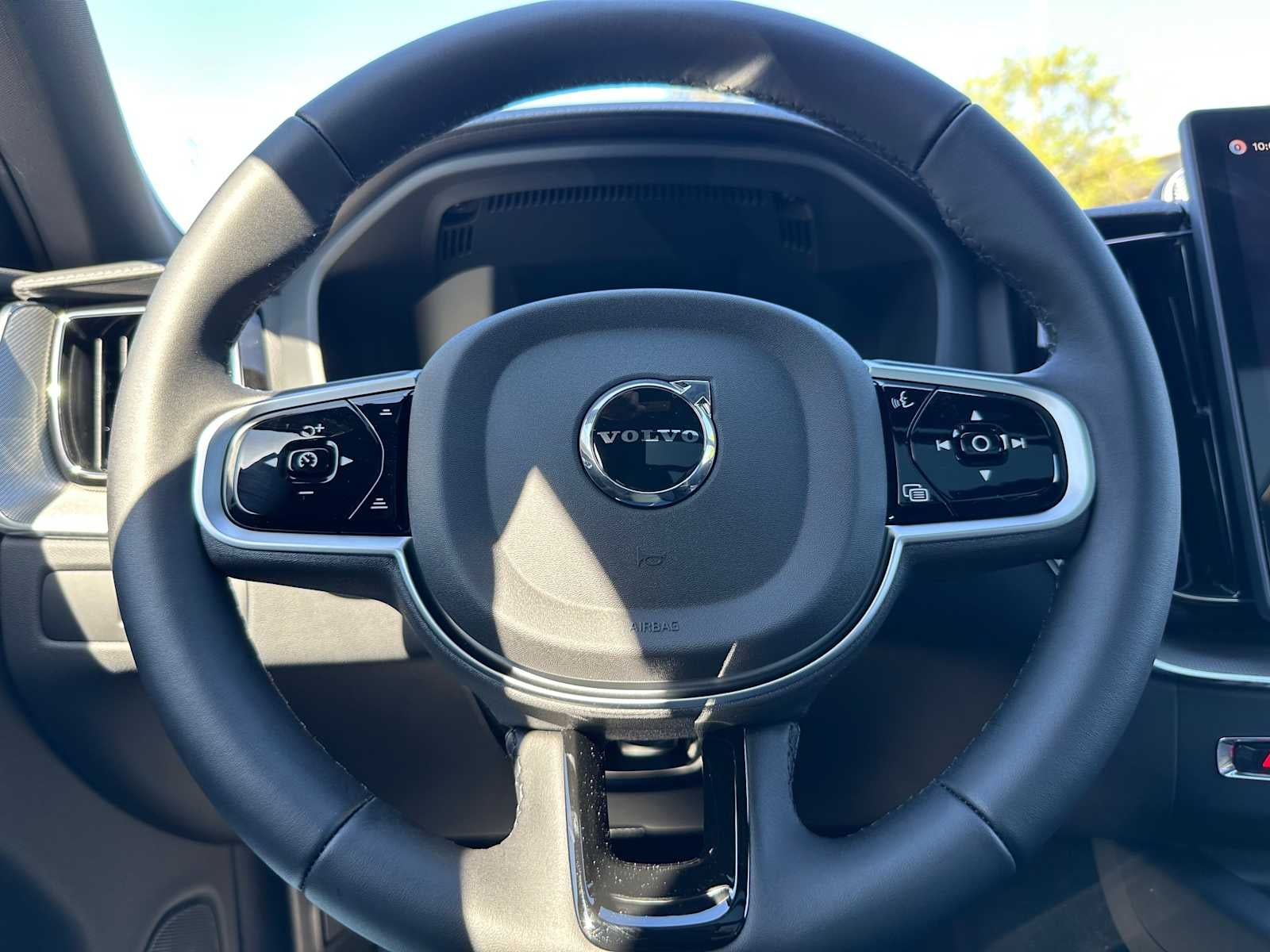 2026 Volvo XC60 Plug-In Hybrid Ultra Black Edition