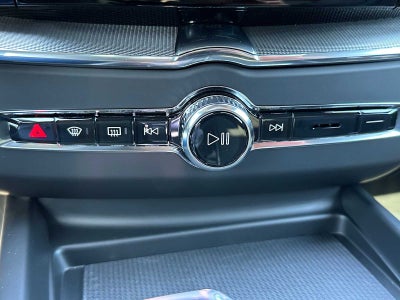 2026 Volvo XC60 Plug-In Hybrid Ultra Black Edition