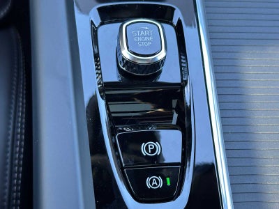 2026 Volvo XC60 Plug-In Hybrid Ultra Black Edition