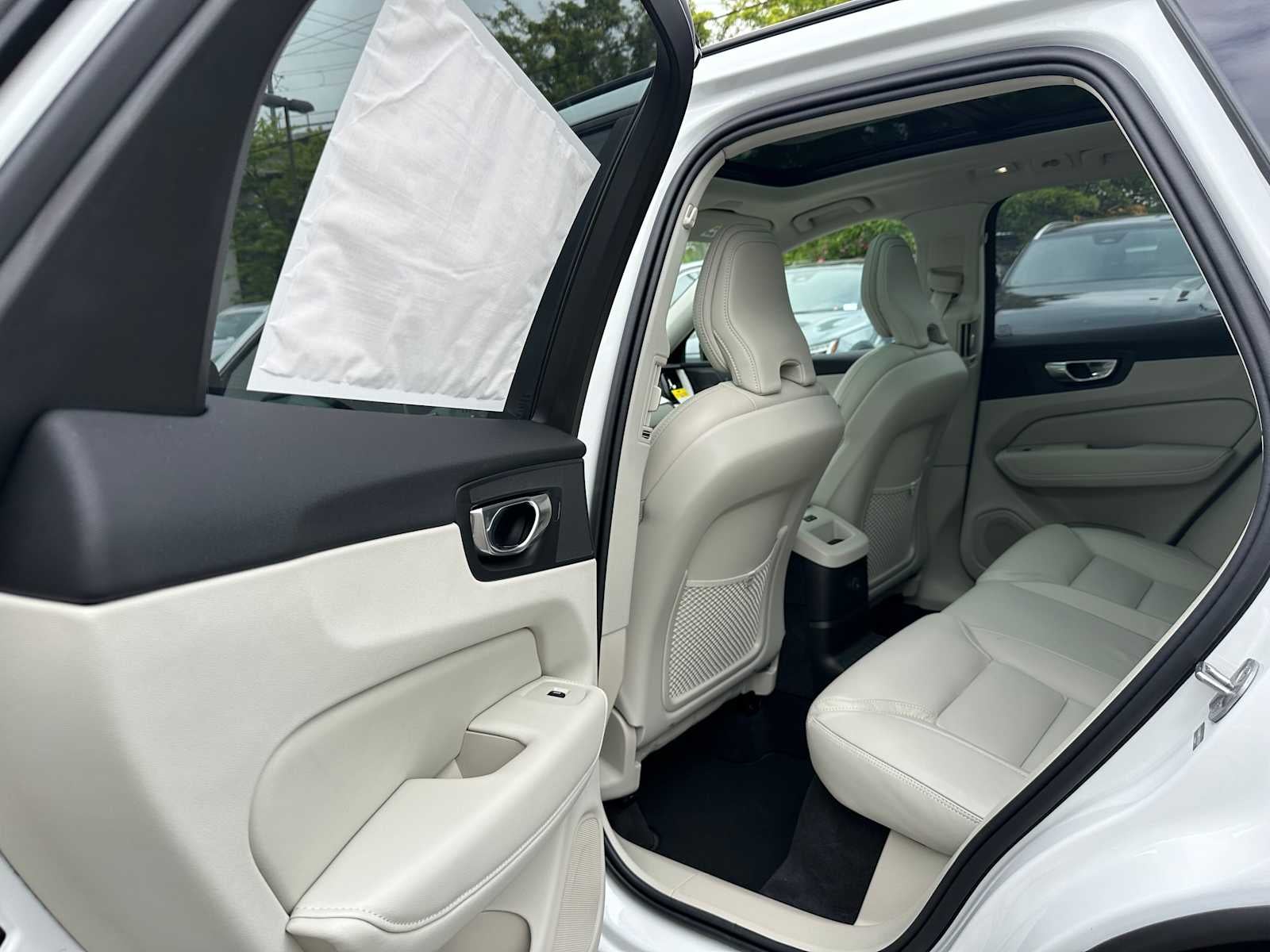 2026 Volvo XC60 Plug-In Hybrid Ultra