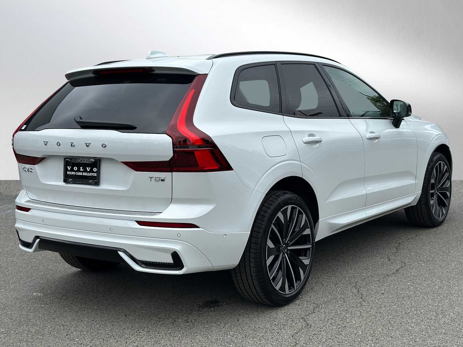 2026 Volvo XC60 Plug-In Hybrid Ultra