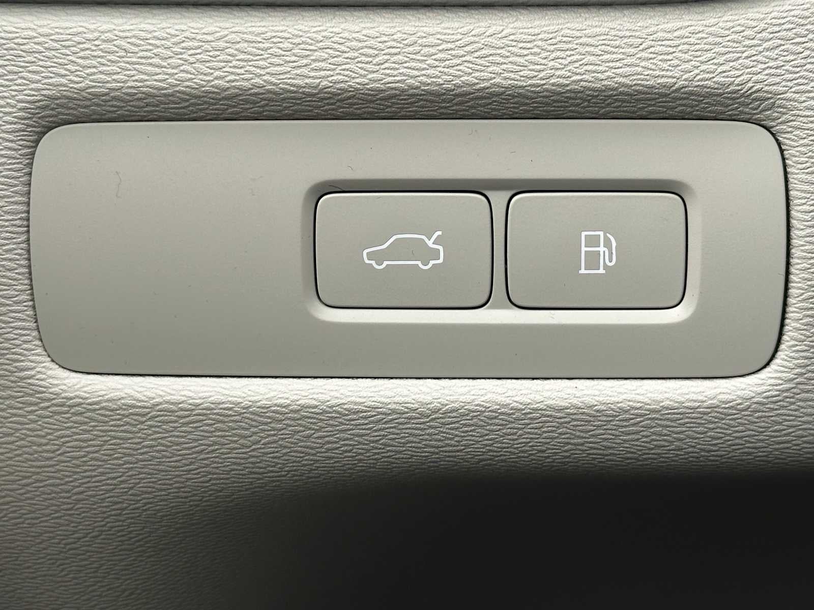 2026 Volvo XC60 Plug-In Hybrid Ultra