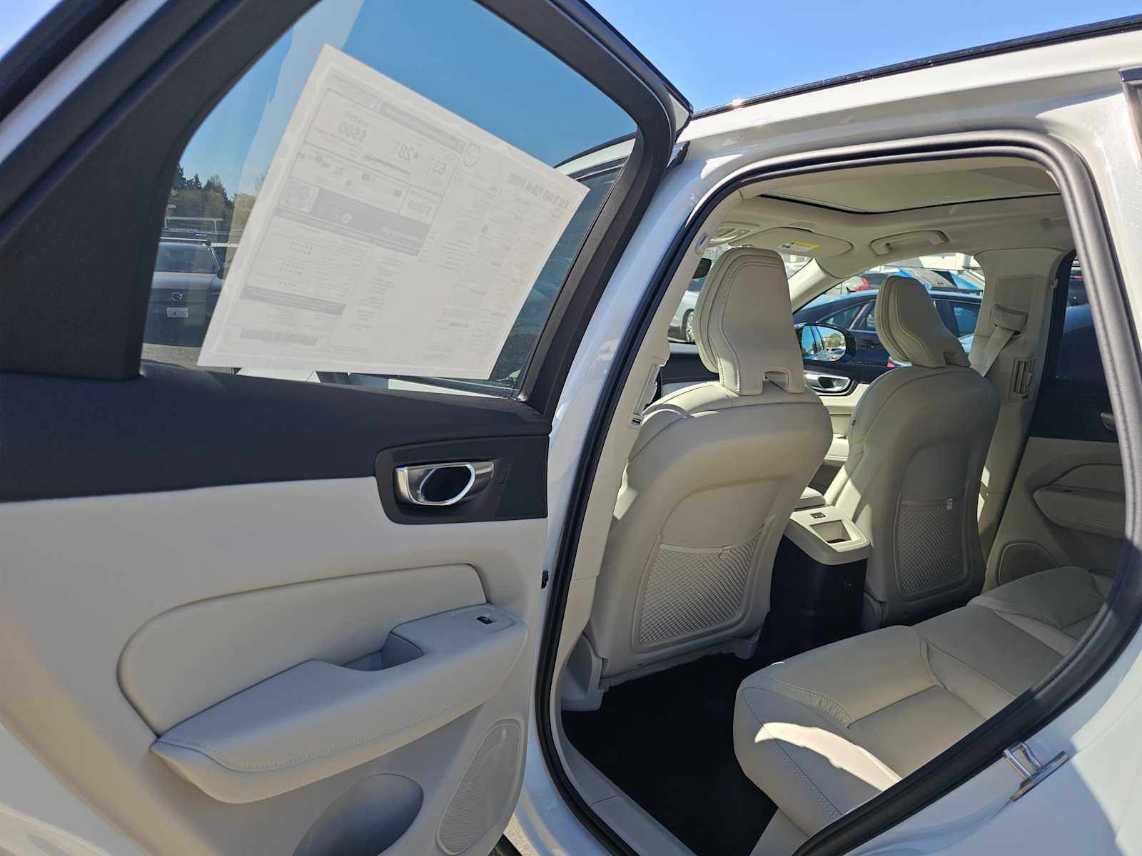 2026 Volvo XC60 Plug-In Hybrid Ultra