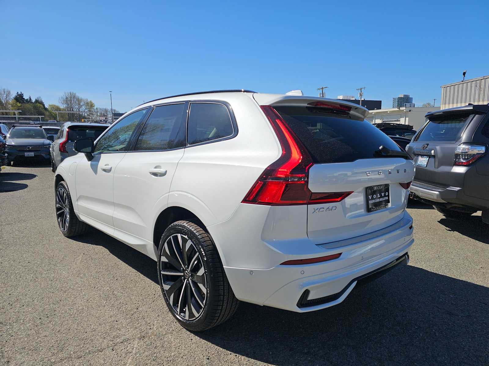 2026 Volvo XC60 Plug-In Hybrid Ultra