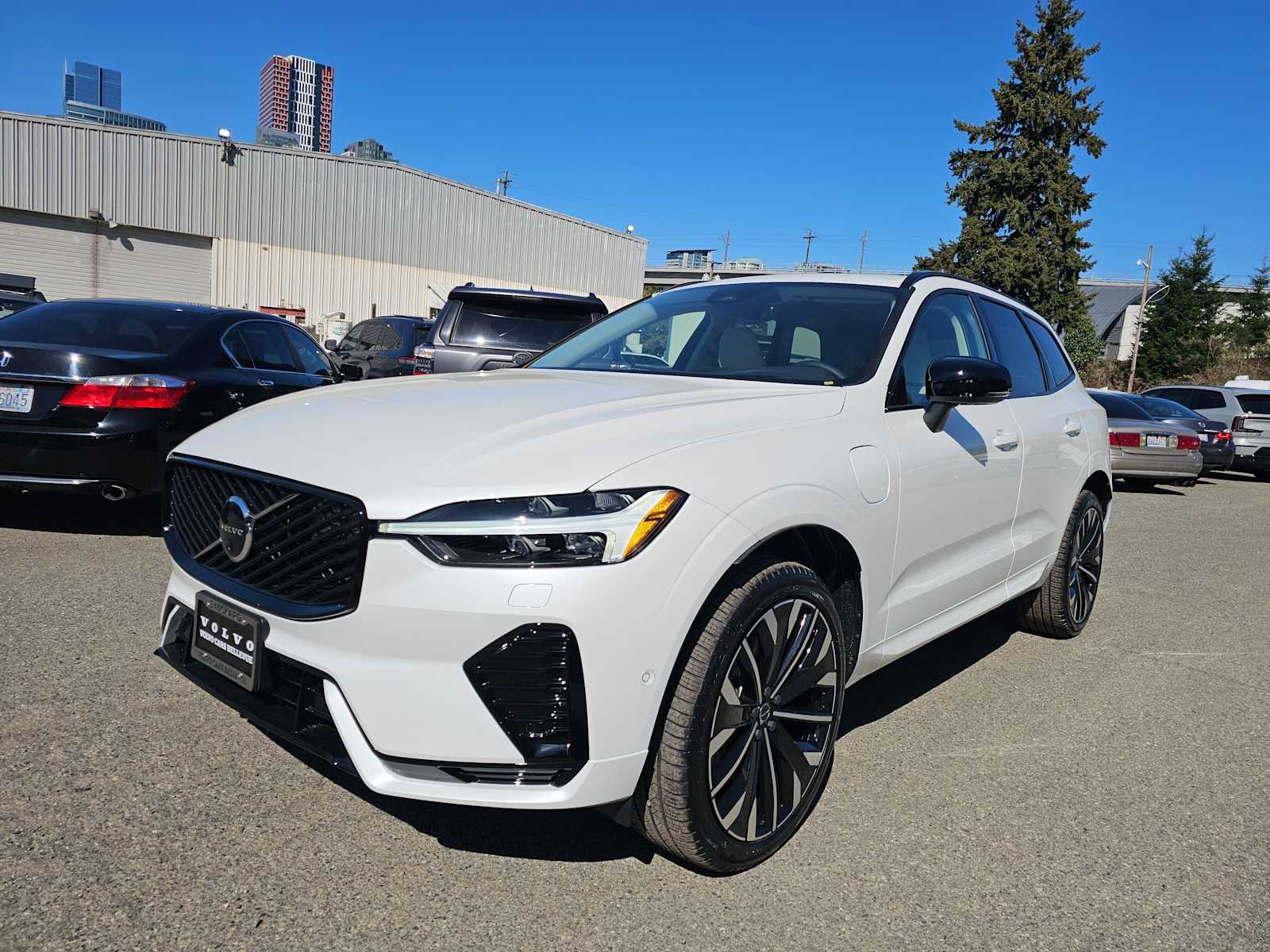 2026 Volvo XC60 Plug-In Hybrid Ultra