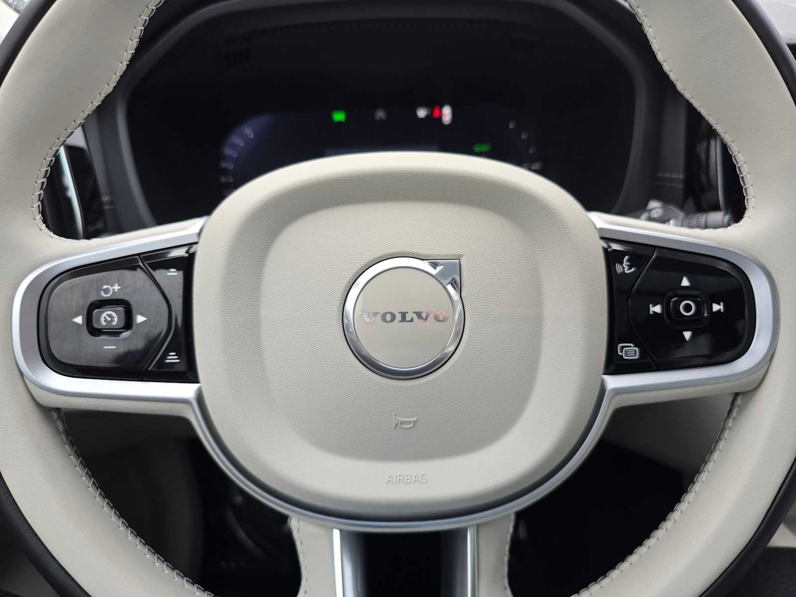 2026 Volvo XC60 Plug-In Hybrid Ultra