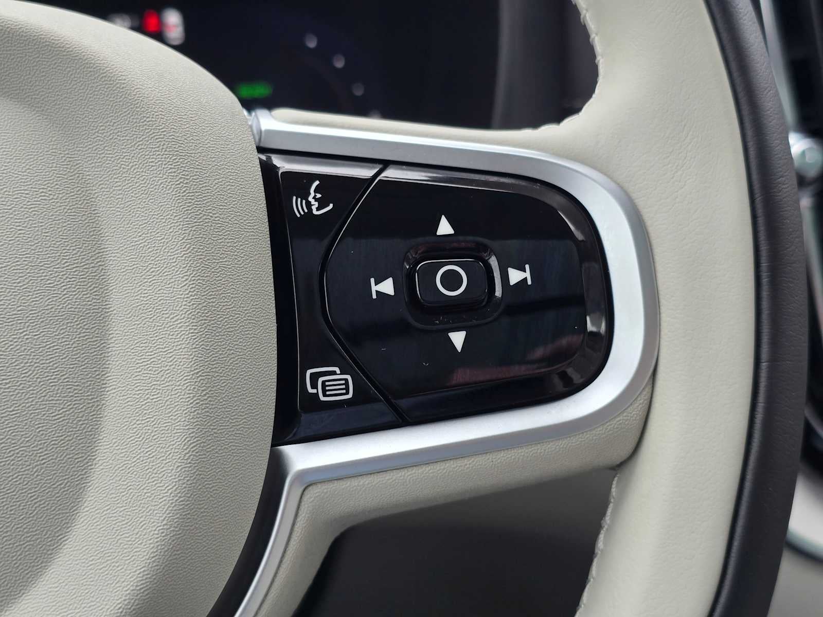 2026 Volvo XC60 Plug-In Hybrid Ultra