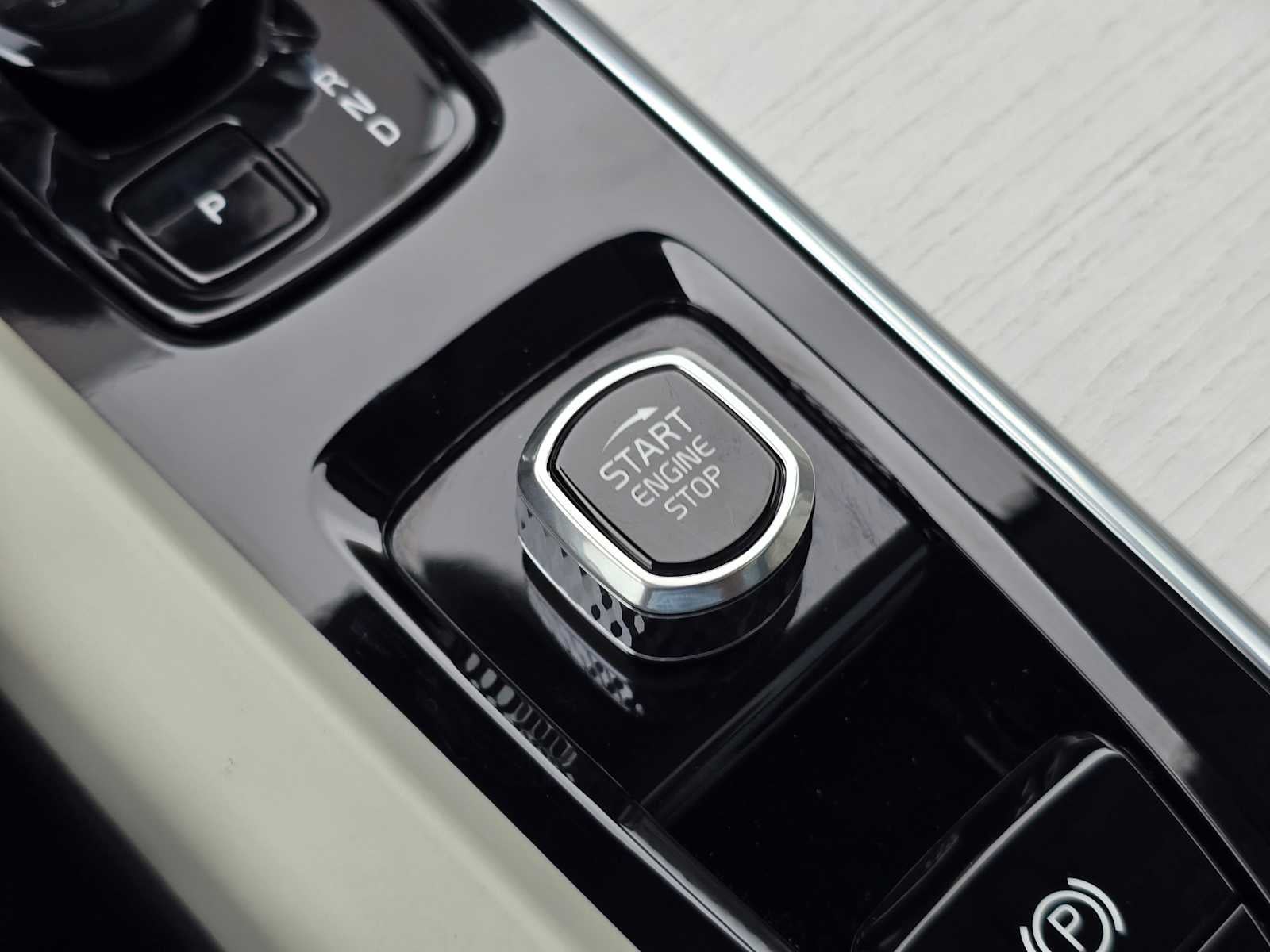 2026 Volvo XC60 Plug-In Hybrid Ultra
