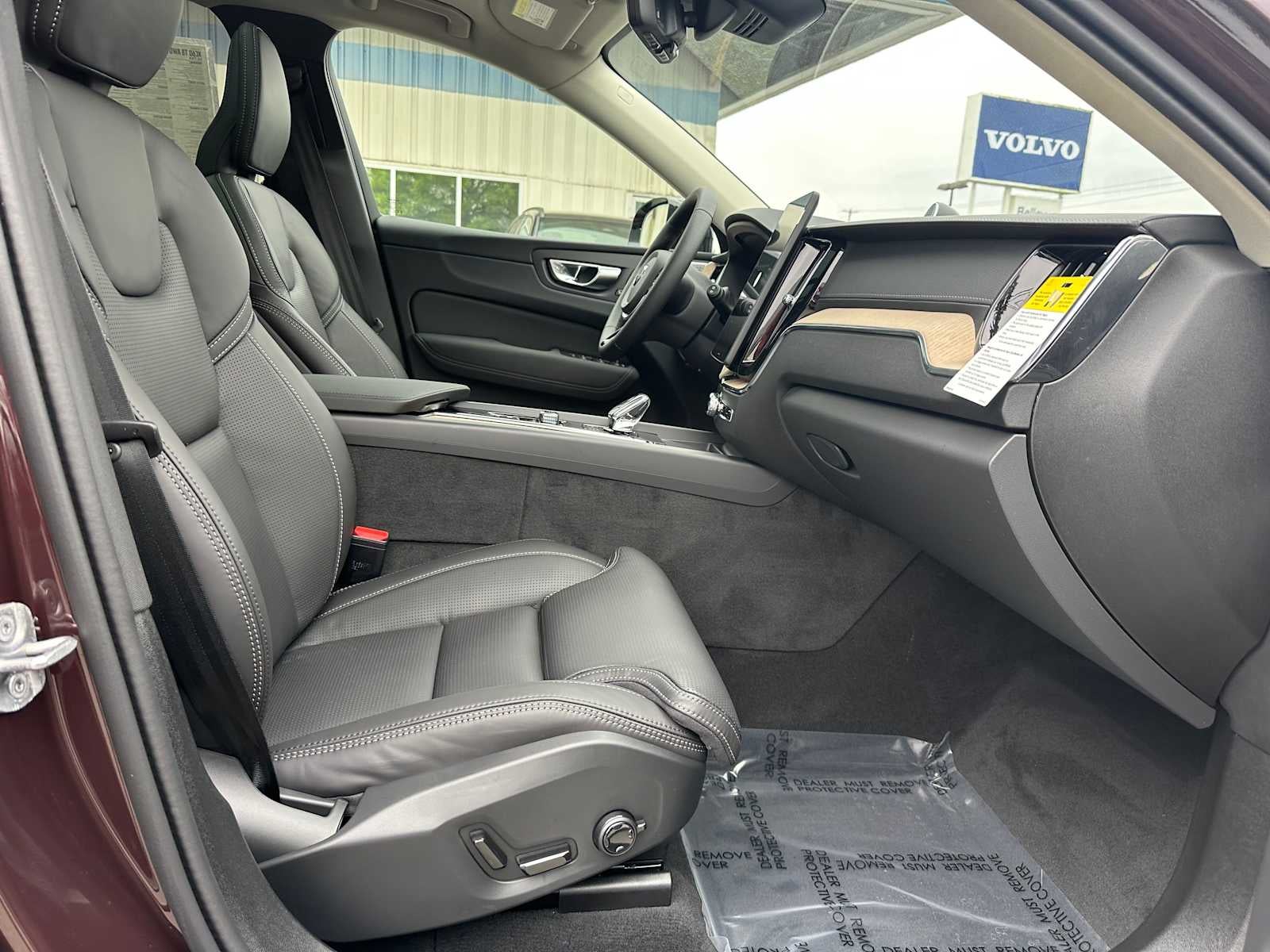 2026 Volvo XC60 Plug-In Hybrid Ultra
