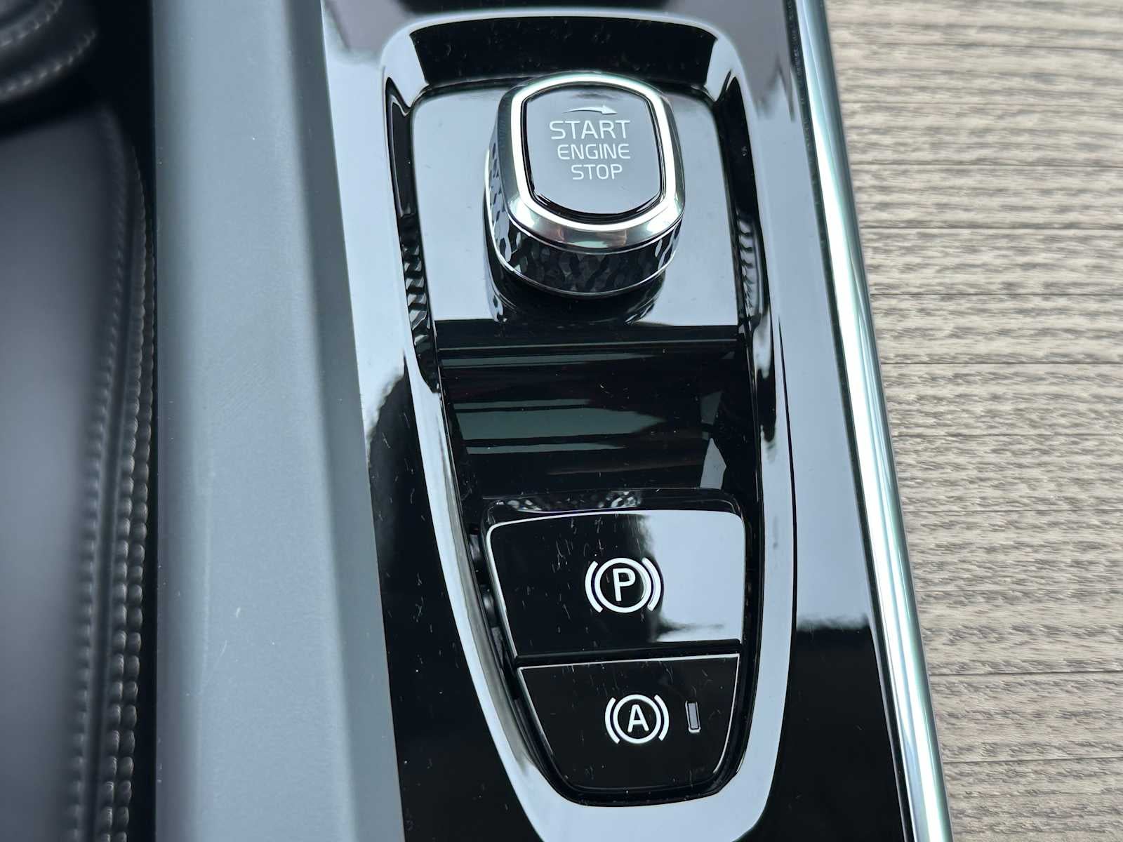 2026 Volvo XC60 Plug-In Hybrid Ultra
