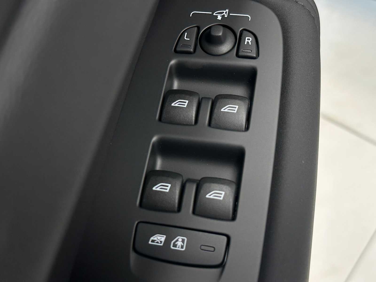 2026 Volvo XC60 Plug-In Hybrid Ultra