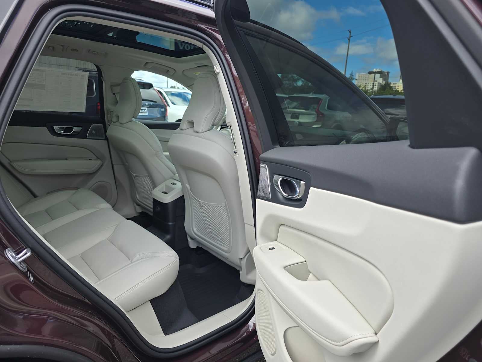 2026 Volvo XC60 Plug-In Hybrid Ultra