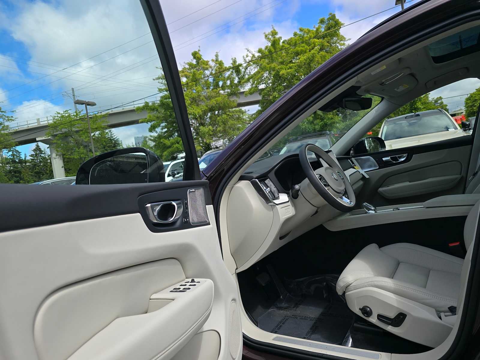 2026 Volvo XC60 Plug-In Hybrid Ultra