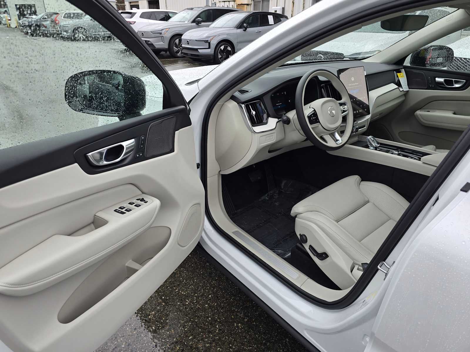 2026 Volvo XC60 Plug-In Hybrid Ultra