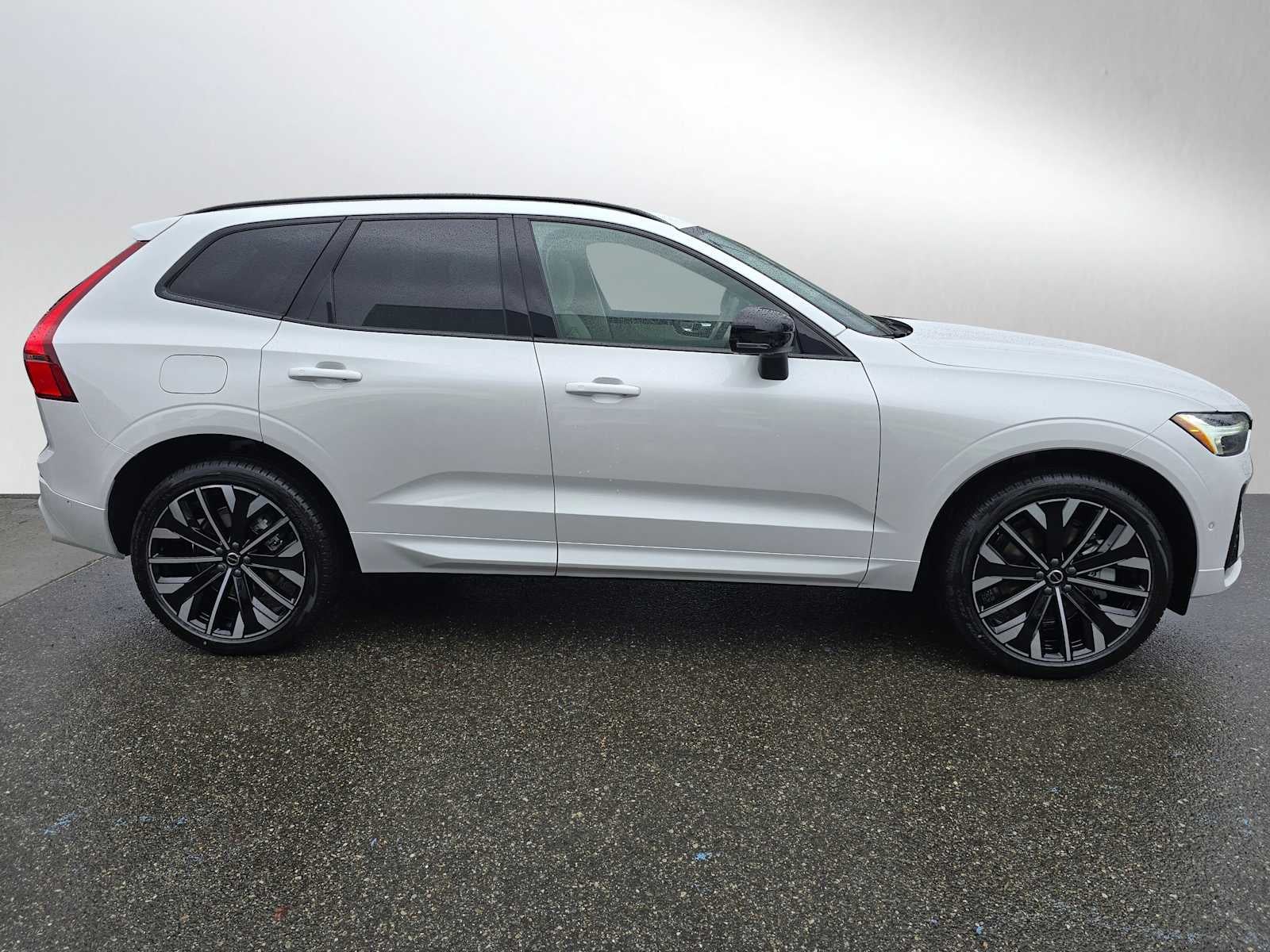 2026 Volvo XC60 Plug-In Hybrid Ultra