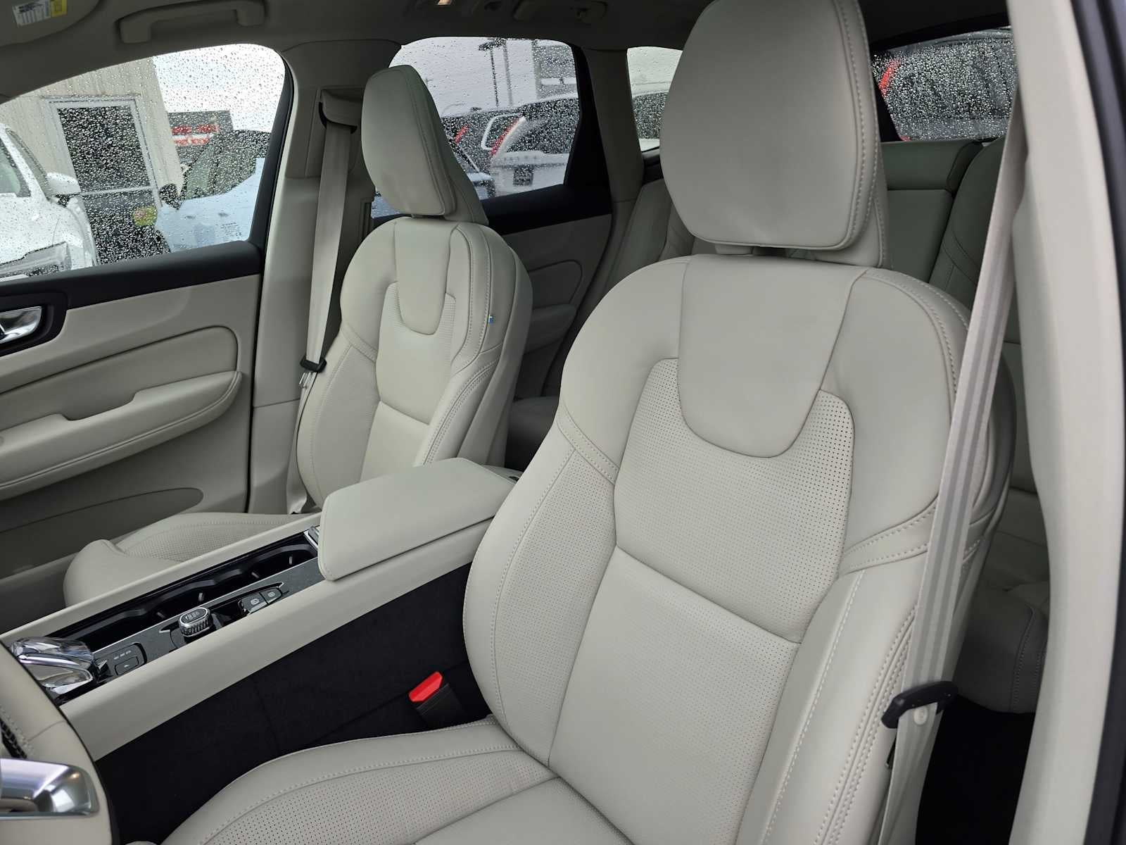 2026 Volvo XC60 Plug-In Hybrid Ultra