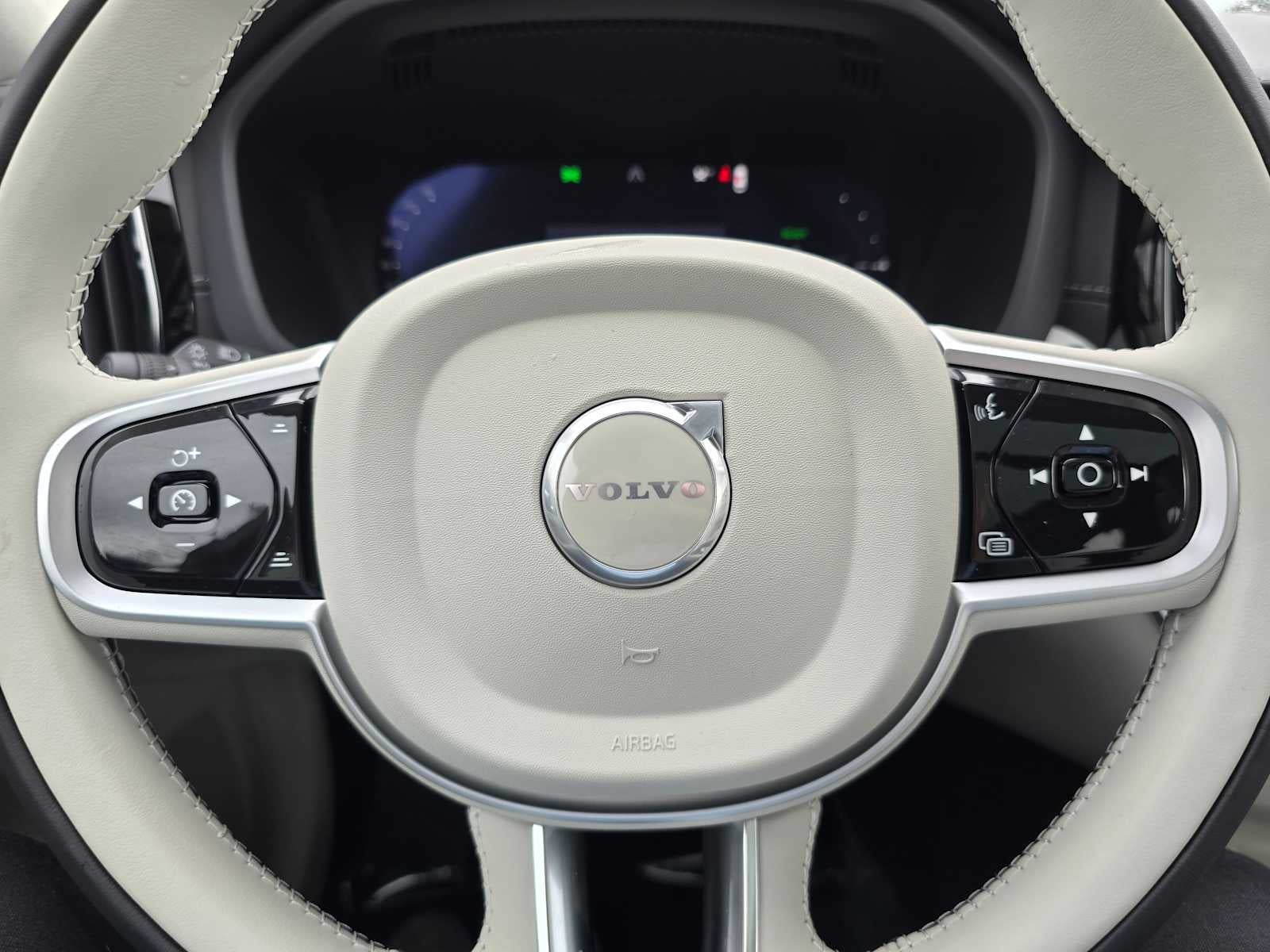 2026 Volvo XC60 Plug-In Hybrid Ultra