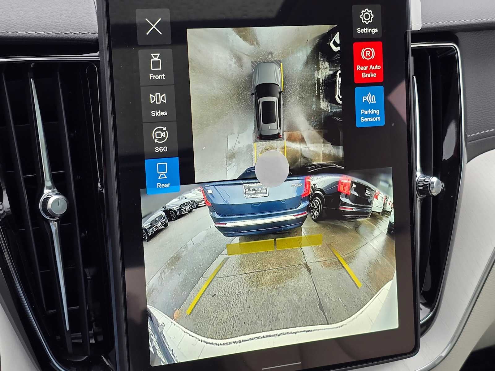 2026 Volvo XC60 Plug-In Hybrid Ultra