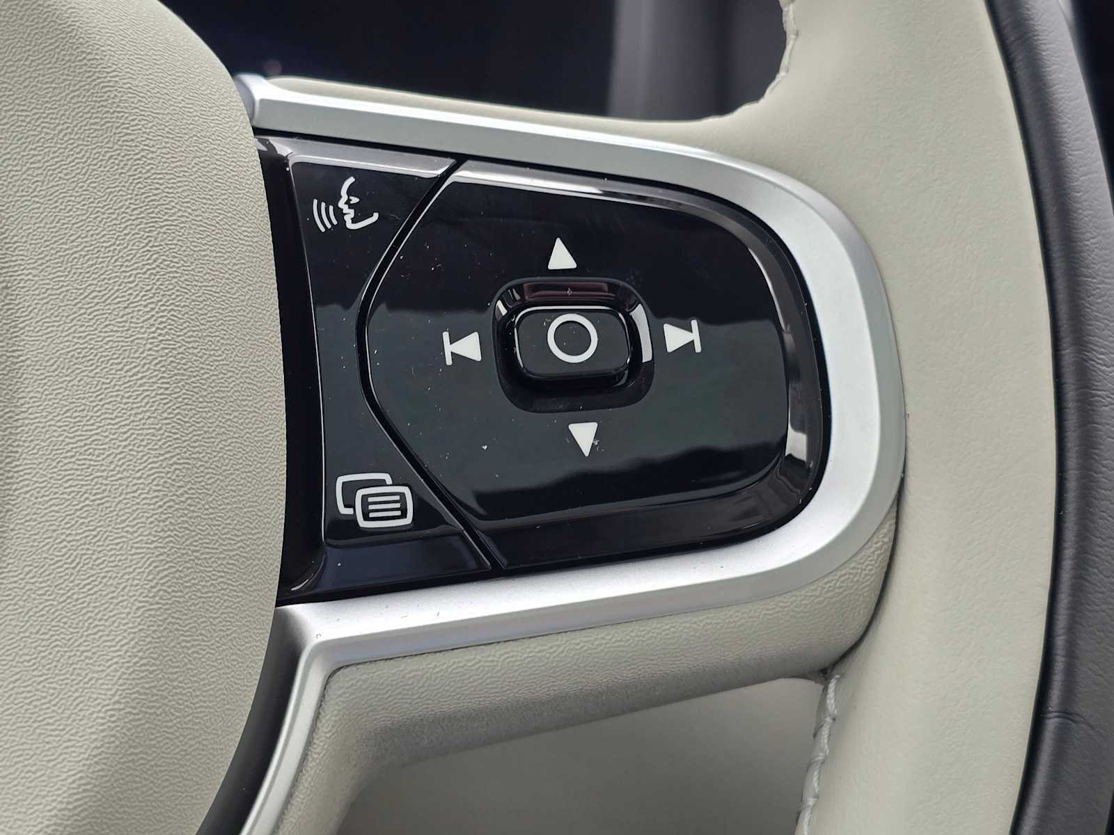 2026 Volvo XC60 Plug-In Hybrid Ultra