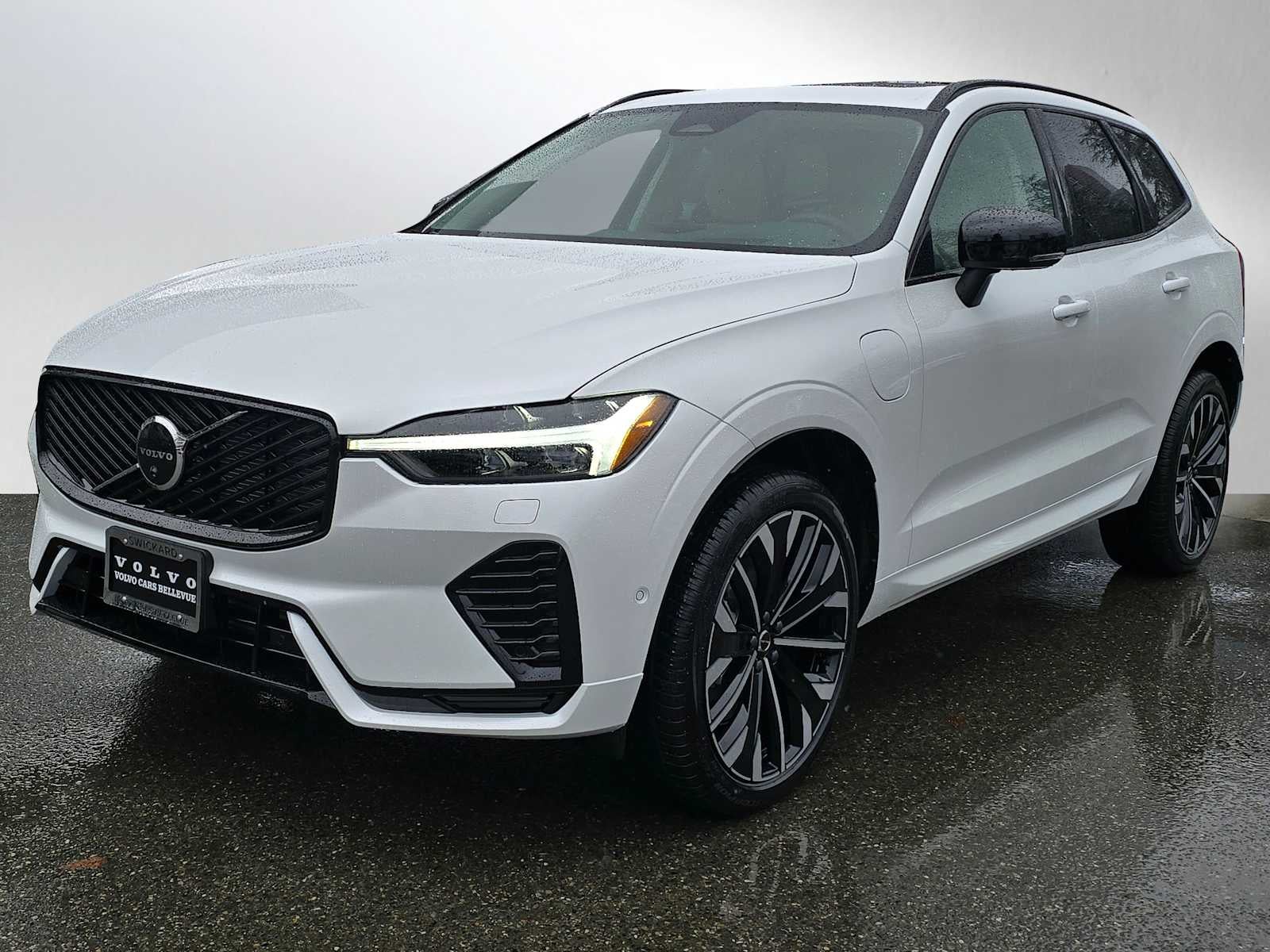 2026 Volvo XC60 Plug-In Hybrid Ultra