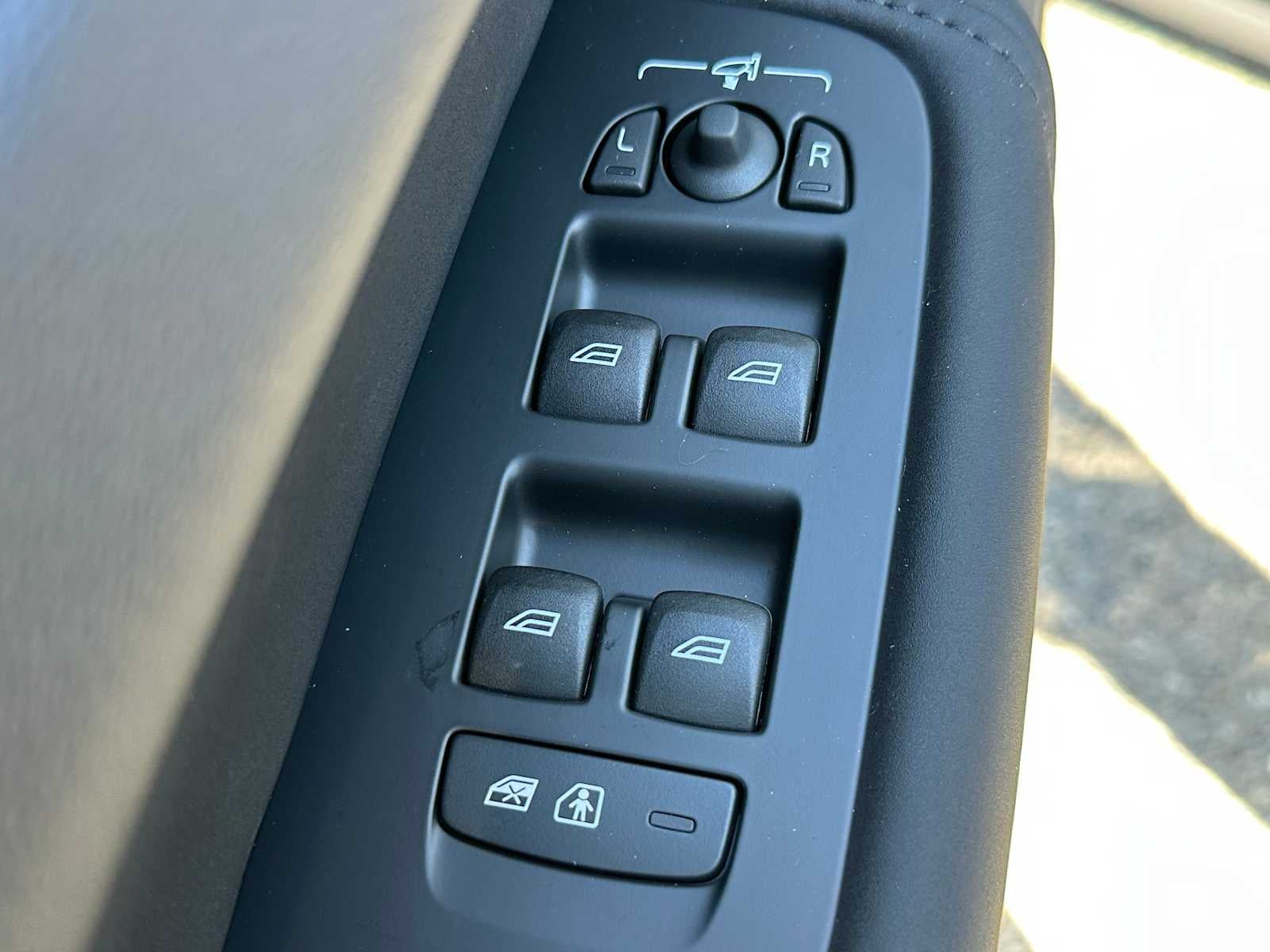 2026 Volvo XC60 Plug-In Hybrid Ultra