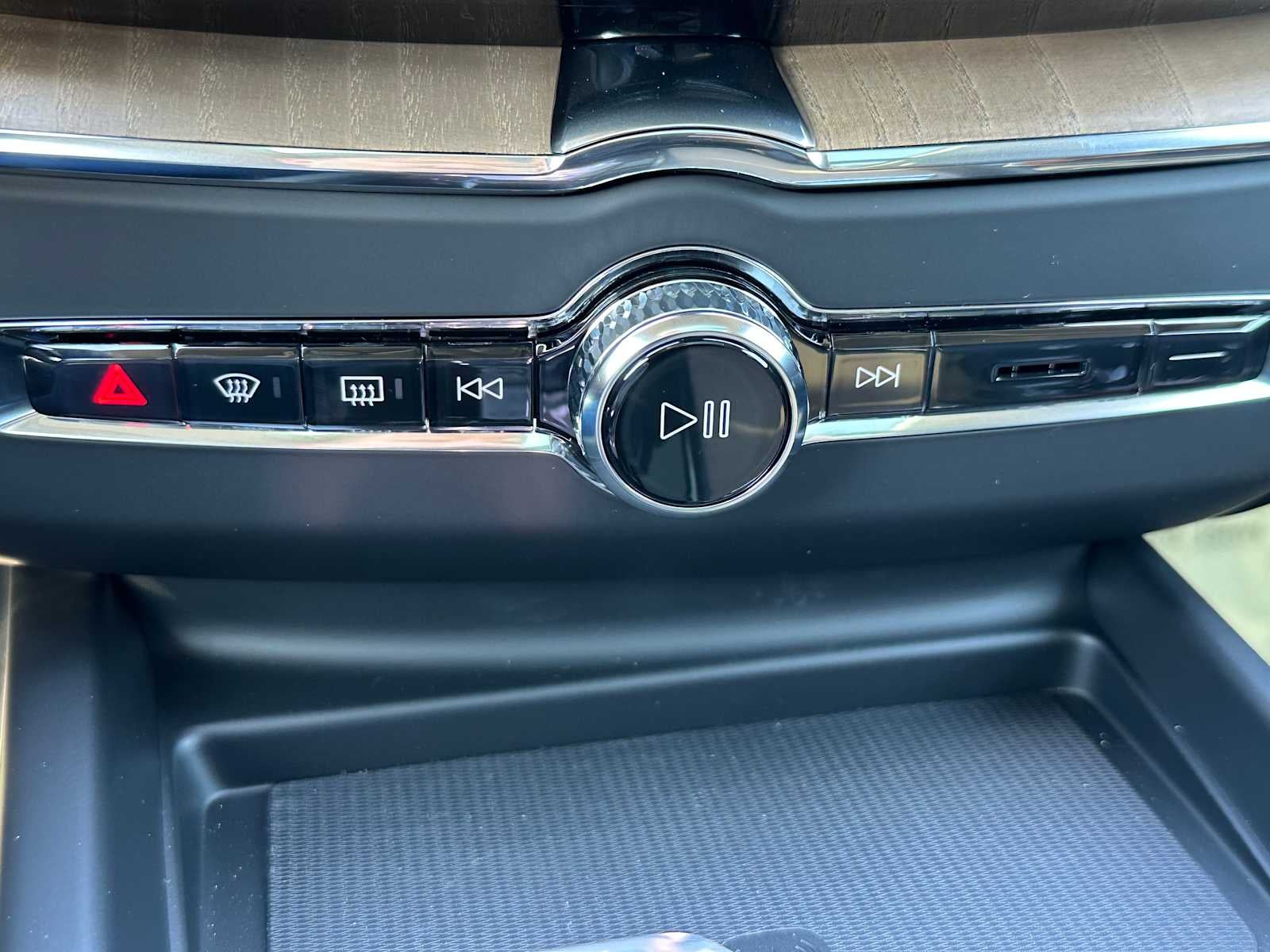 2026 Volvo XC60 Plug-In Hybrid Ultra