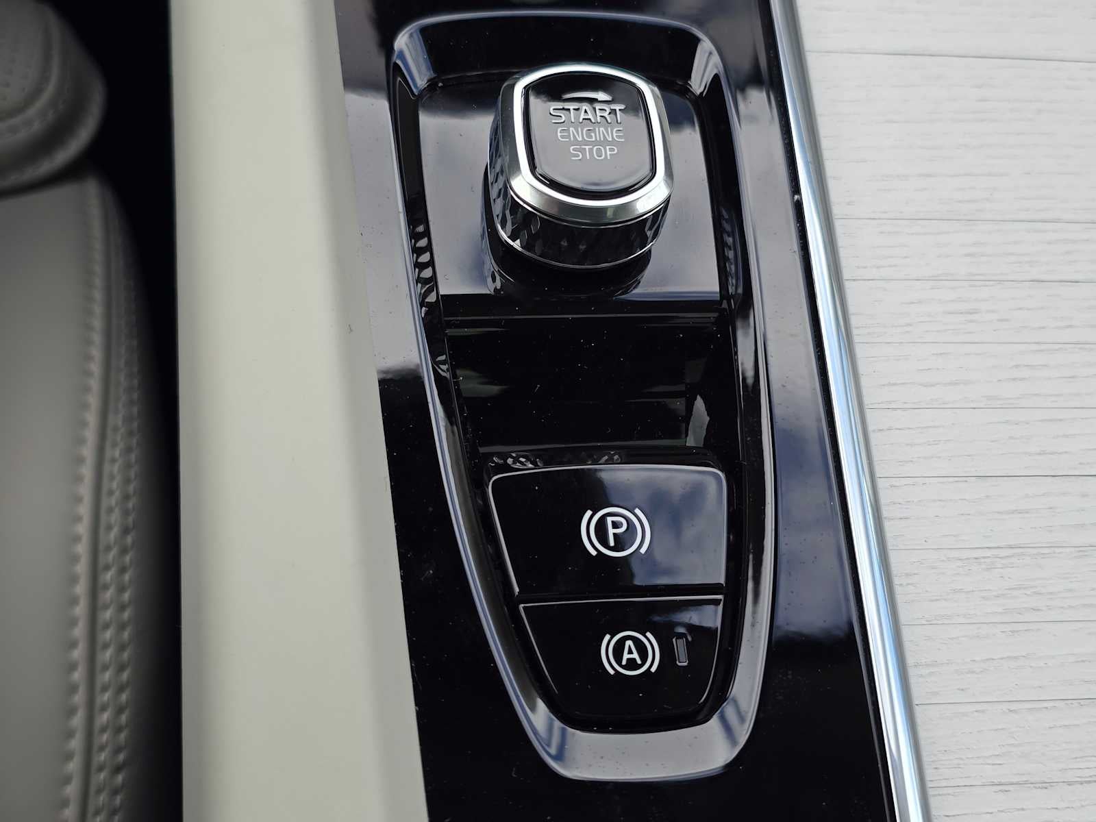 2026 Volvo XC60 Plug-In Hybrid Ultra