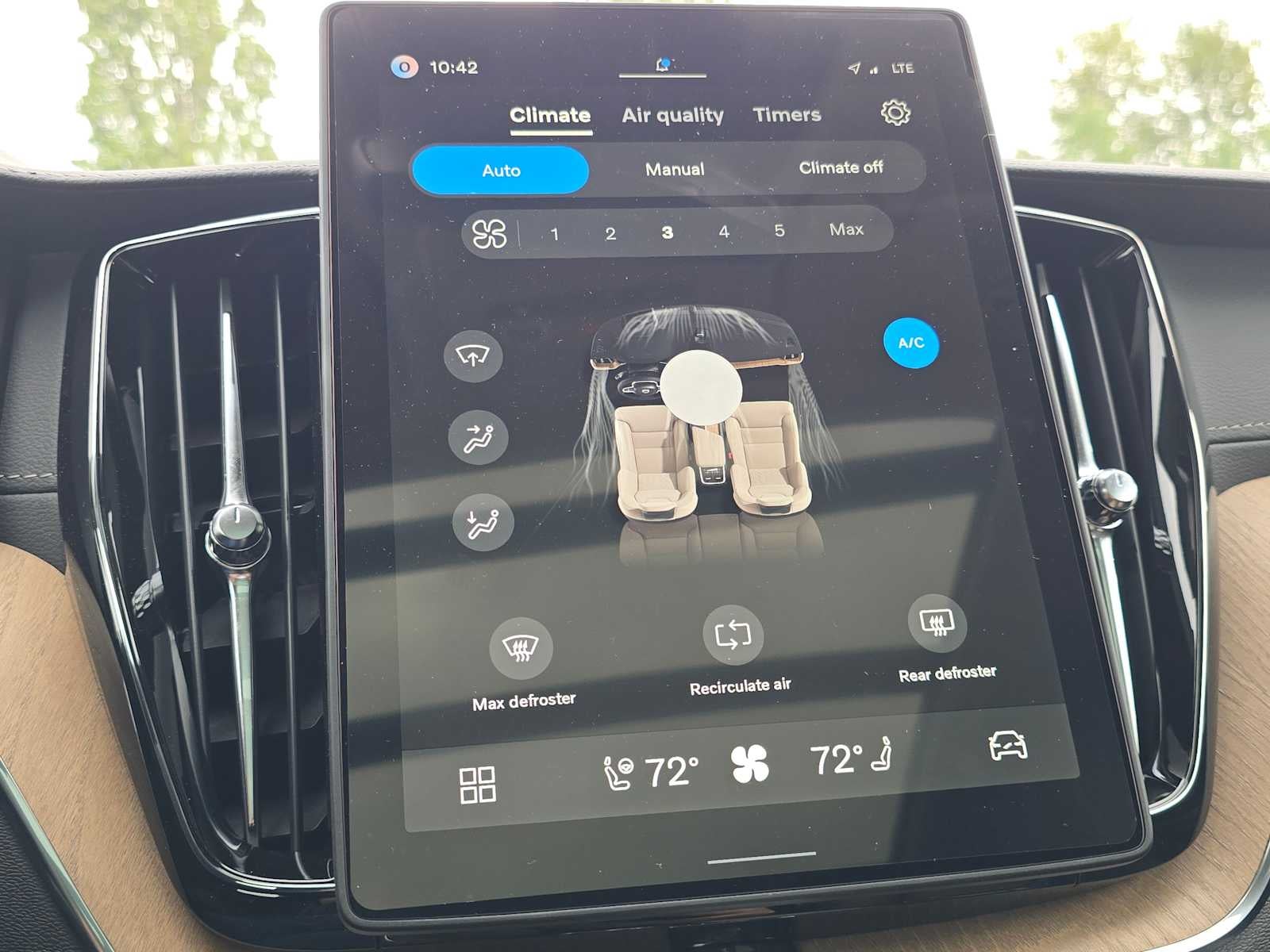 2026 Volvo XC60 Plug-In Hybrid Ultra