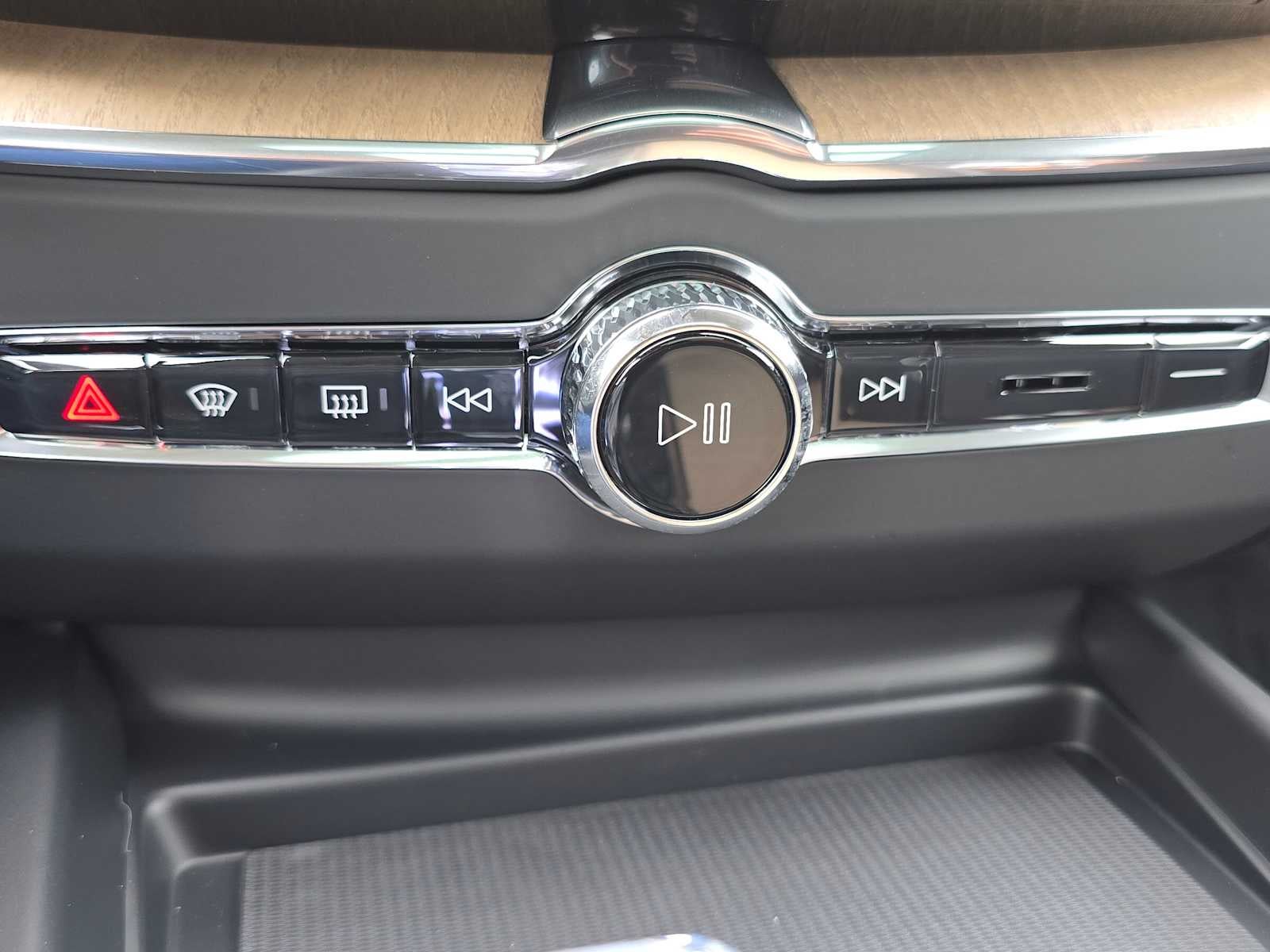 2026 Volvo XC60 Plug-In Hybrid Ultra