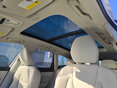 2026 Volvo XC60 Plug-In Hybrid Ultra