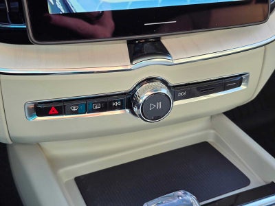 2026 Volvo XC60 Plug-In Hybrid Ultra